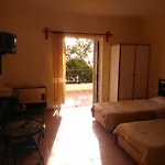 Maviria Aparthotel