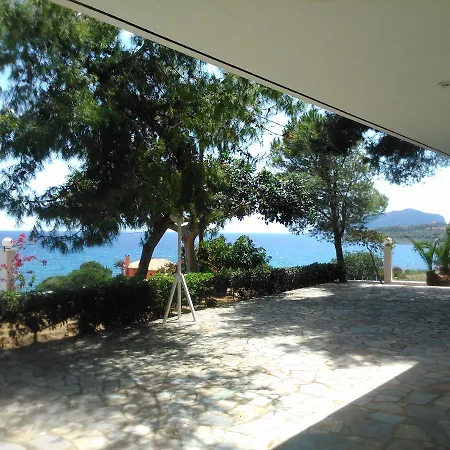 Maviria 3* Монемвазия