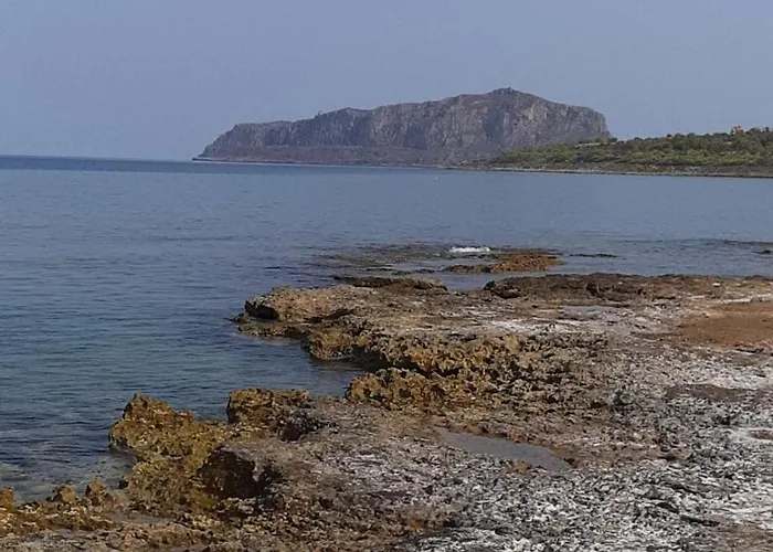 Maviria מונמבאסיה