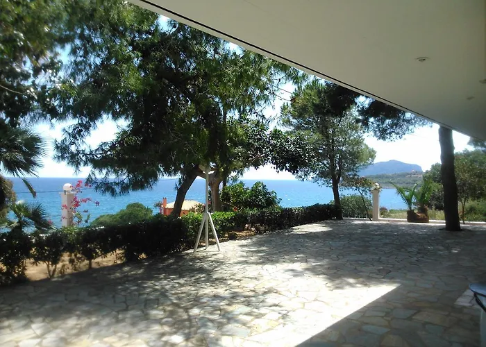 Maviria 3* מונמבאסיה