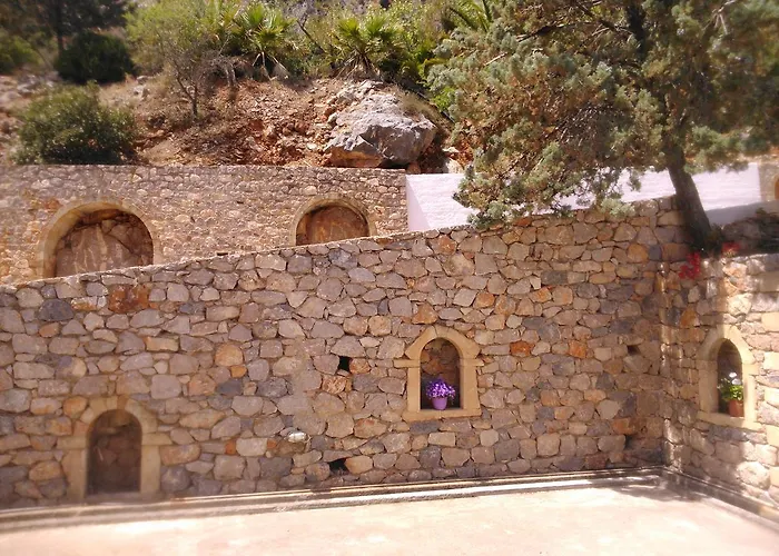 Maviria Aparthotel 3*