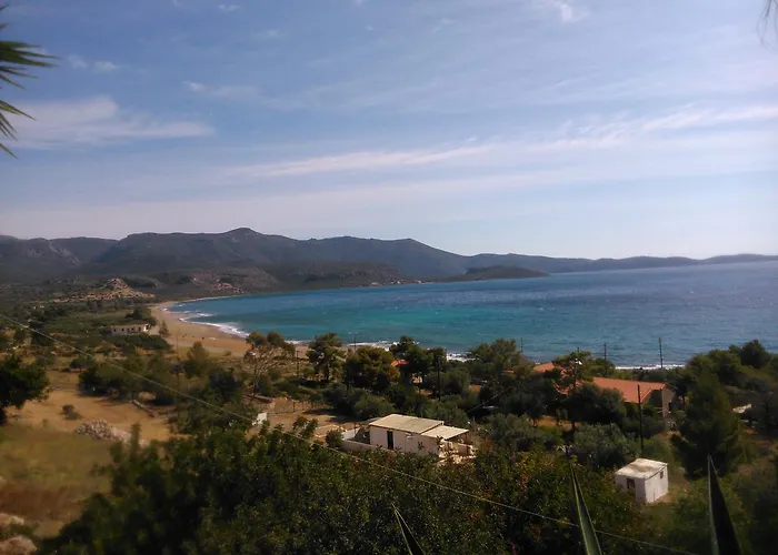 מלון דירות Maviria 3*